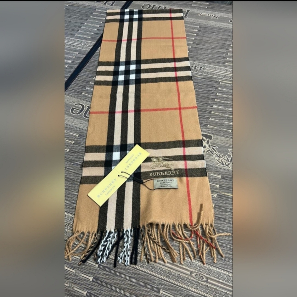 Stylish Burberry Tan Scarf